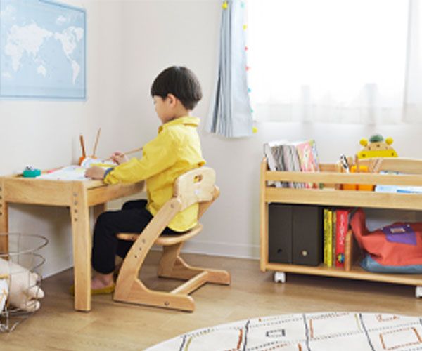 Buono3 kids desk and chair