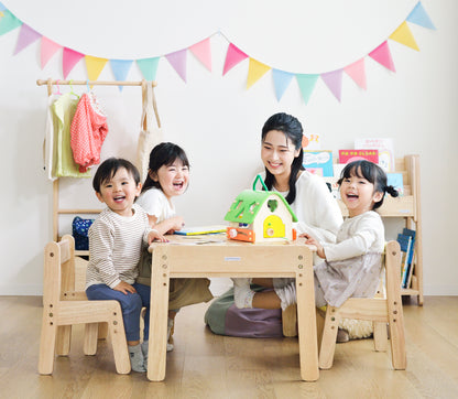 Norsta3 Kids Table